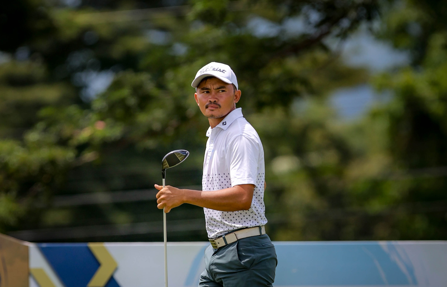 Lumbo stuns field with solid 67, leads ICTSI South Pacific Classic by 3