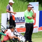 1.mondilla and alido looking tired waiting in hole 8