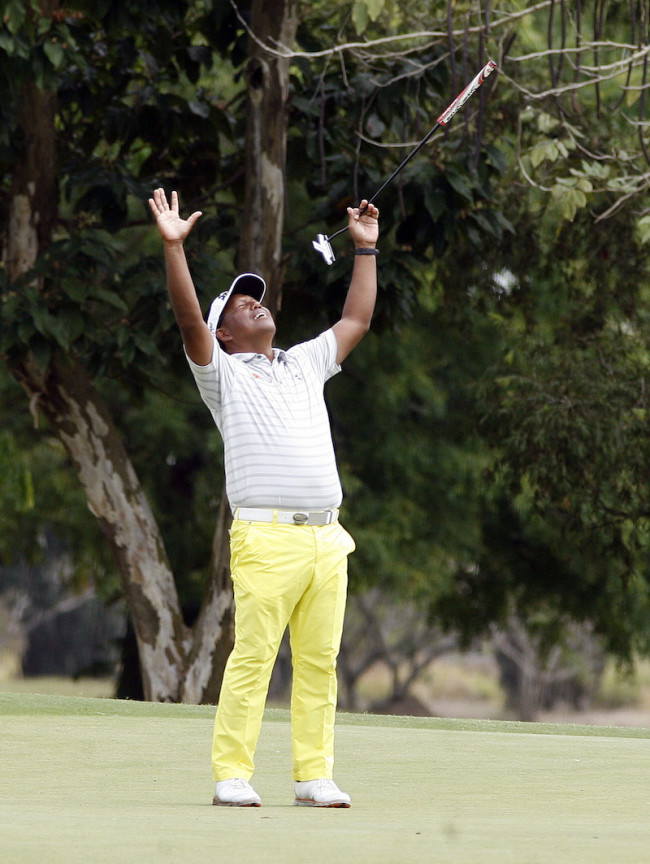 Tony Lascuna isn’t celebrating his victory yet but only reacting to a flubbed birdie putt on No. 6 after going five-under after five holes in the final round of the ICTSI Luisita Championship. 
