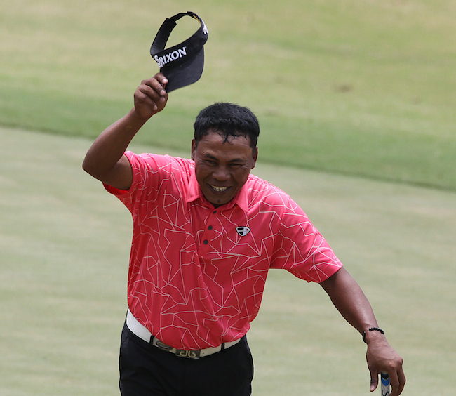 Elmer Salvador tips his cap after holing out with a routine par and ending a year-long title drought with a victory at ICTSI Splendido Classic.