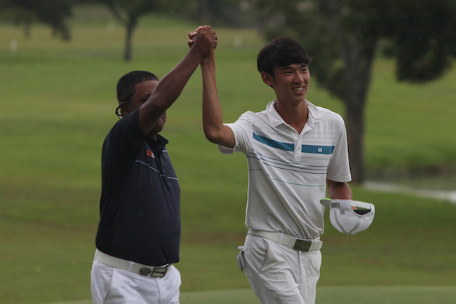 Tony Lascuna (left) raises Micah Shin’s hand in triumph after the young Korean-American edged the veteran campaigner by 2 to claim his maiden pro win.