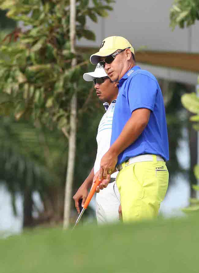 Juvic Pagunsan and Angelo Que gear up for a final round shootout for a record fourth TCC crown.